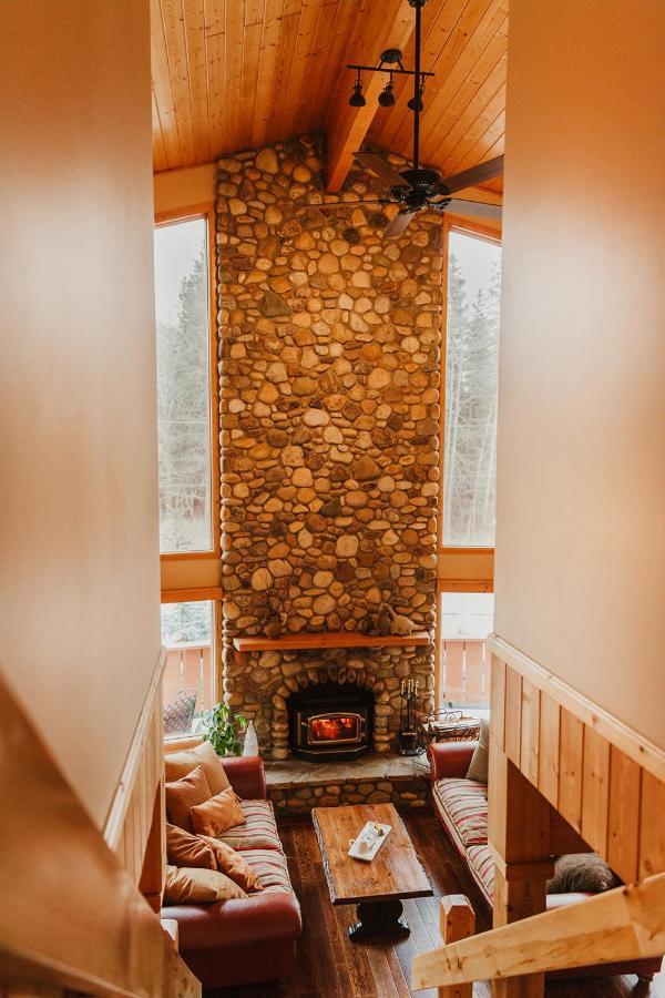 Ambleside Lodge Bed & Breakfast Canmore Buitenkant foto