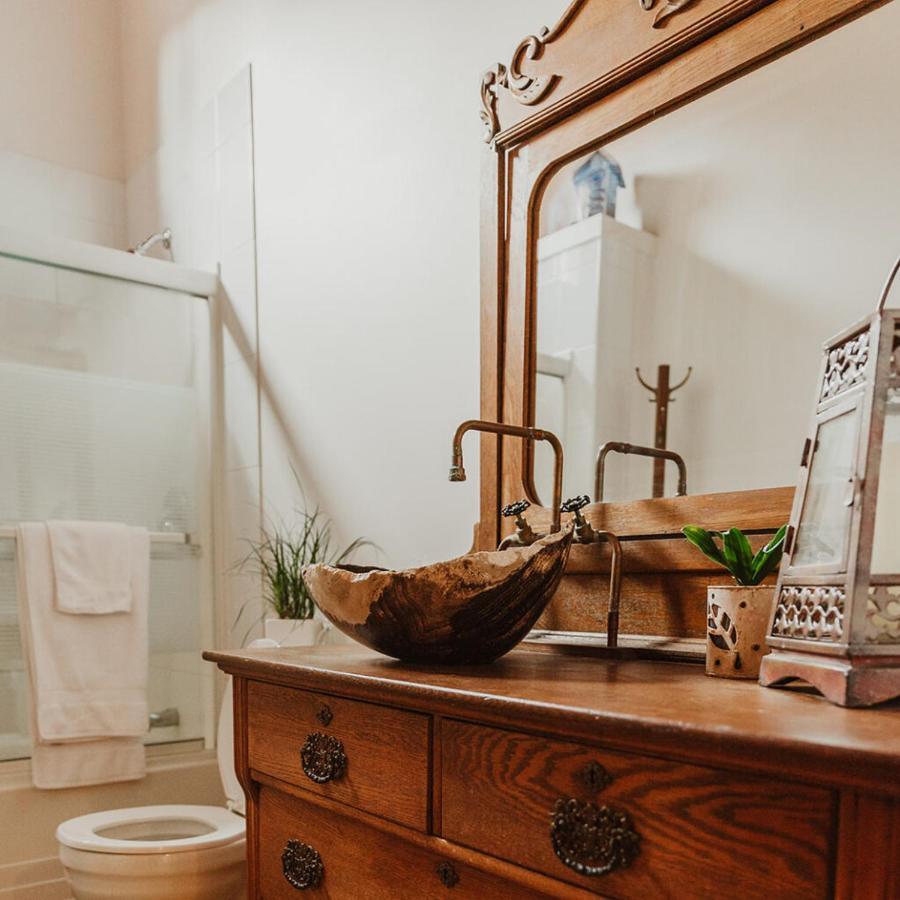 Ambleside Lodge Bed & Breakfast Canmore Buitenkant foto
