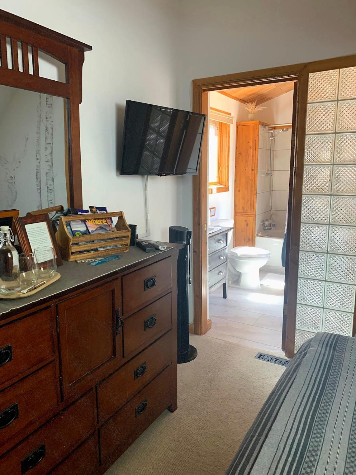 Ambleside Lodge Bed & Breakfast Canmore Buitenkant foto